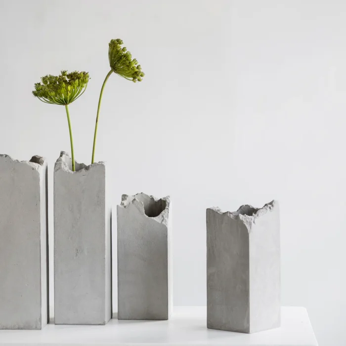 Alternative view of Broquaine vase H38 cm