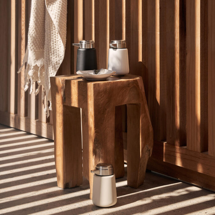 Alternative view of Vipp 9 Såpedispenser