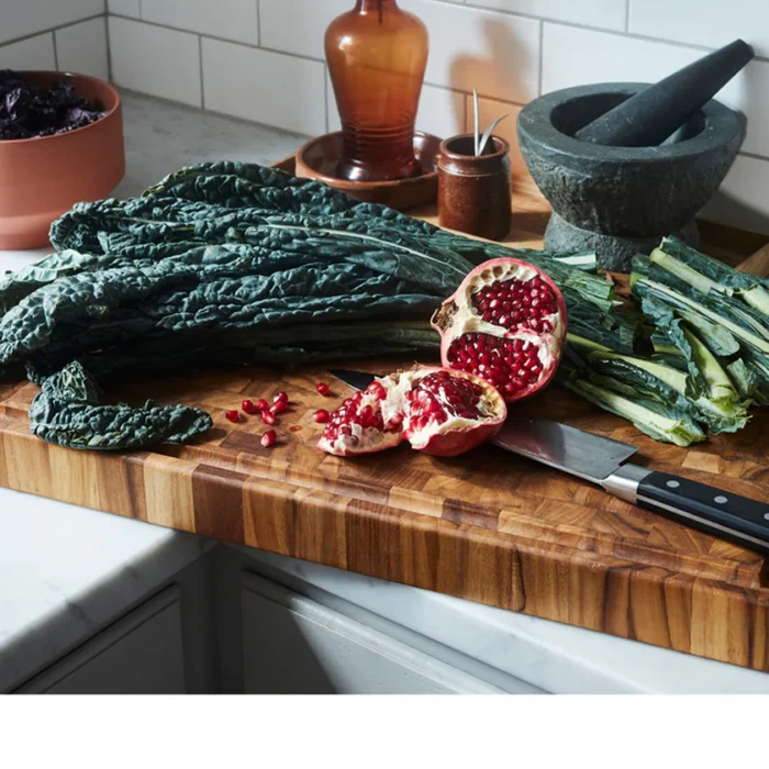 Alternative view of Dania skjærebrett i Teak fra Skagerak