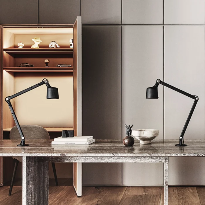 Alternative view of VIPP521 skrivebordslampe m/innsats