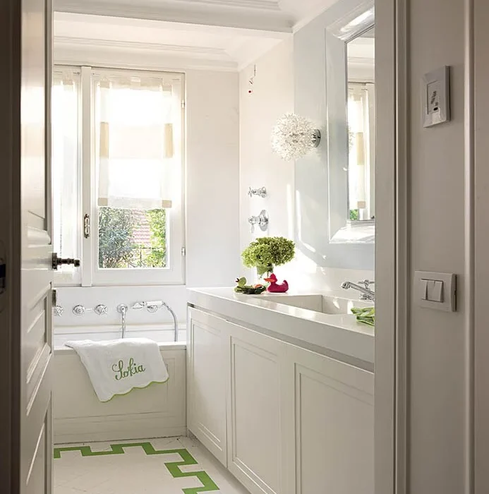 Alternative view of Francois Ghost metallic speil