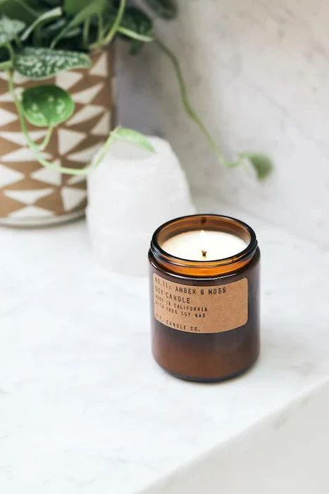 Alternative view of No. 11: Amber & Moss duftlys