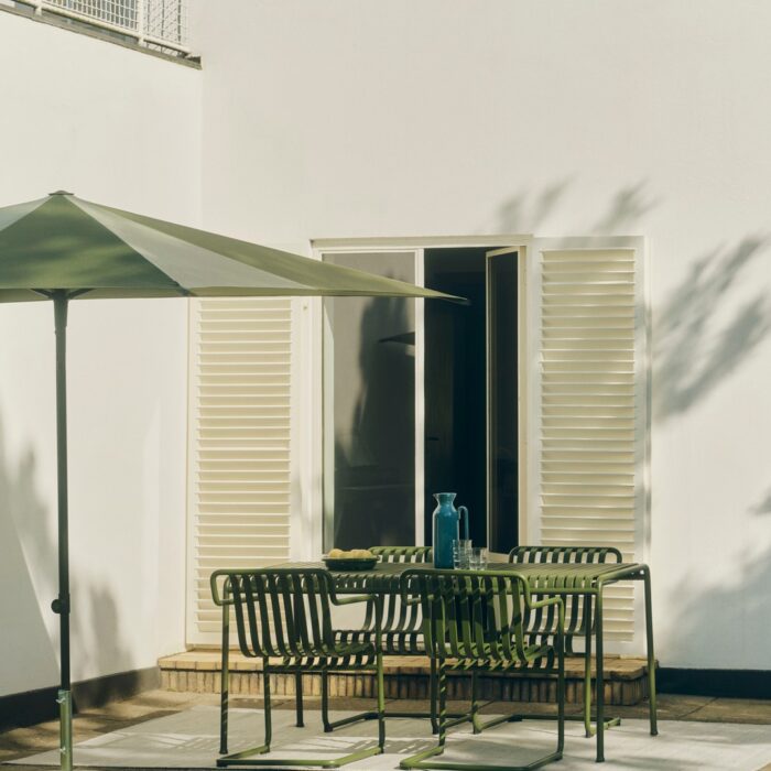 Alternative view of Palissade Cantilever dining armchair